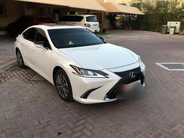 Executive sedan, Dubai