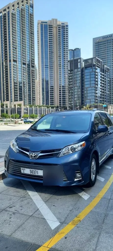 City transfer van, Dubai